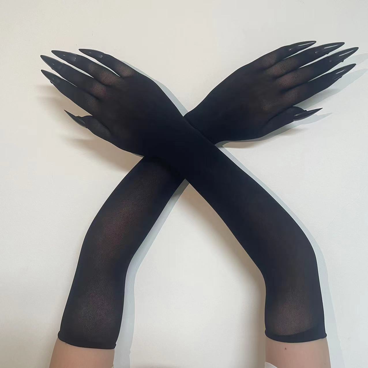 Guantes Negros con Uñas Largas